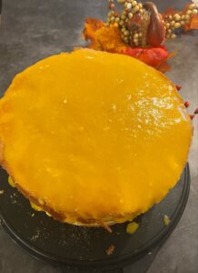 Topfen-Obers-Torte mit Mangospiegel